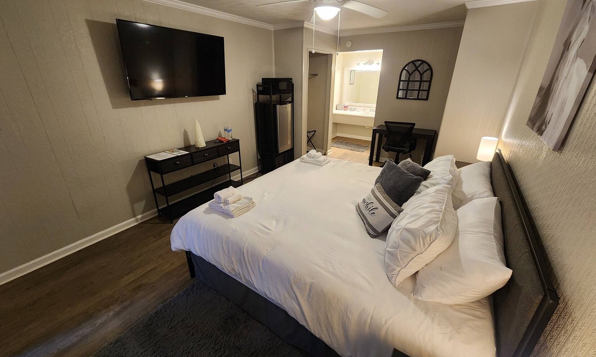 Haysi Hotel | Gateway To The Breaks Motel