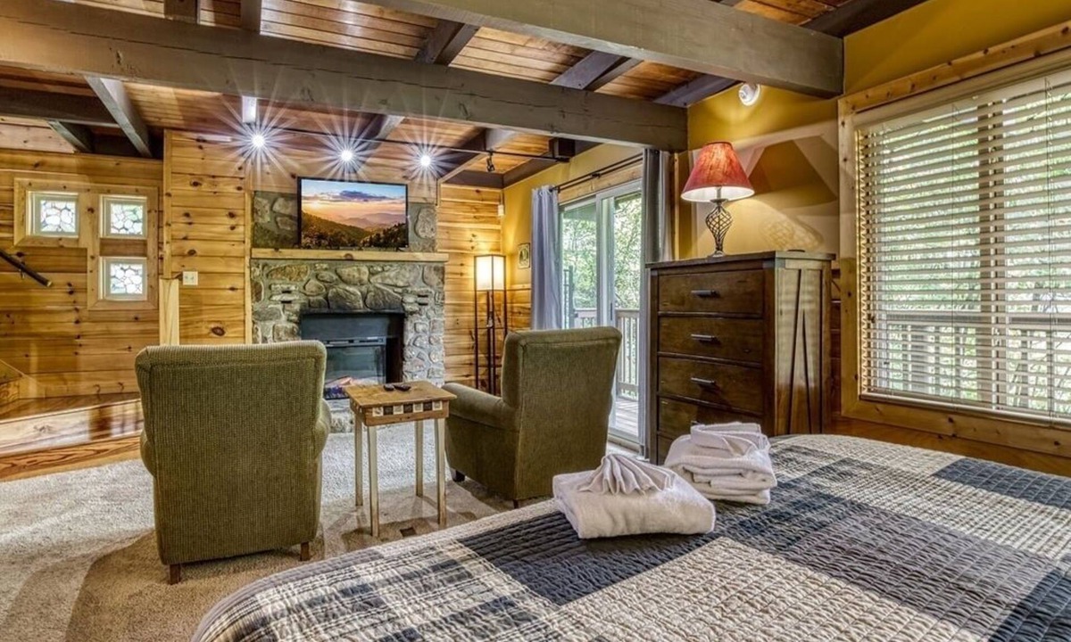 Chalet Village Cabin | Gatlinburg Views A Unique Cabin Mountain Views Expansive Decks Adjacent To Gatlinburg & Ski Lodge 1 Bedroom Cabin by RedAwning
