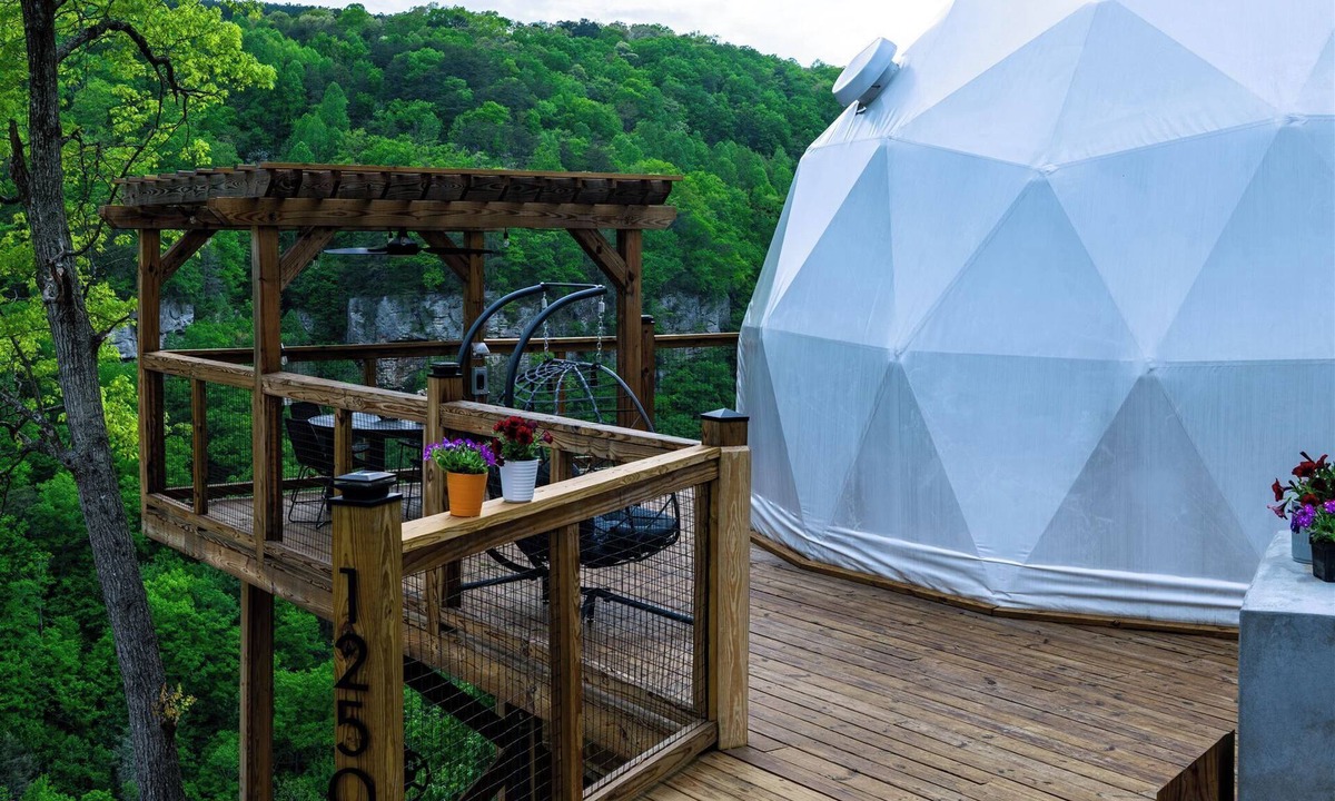Pikeville Cabin | Geodesic Dome on the Cliff | Private Hot Tub + Canyon Views | Sleeps 4