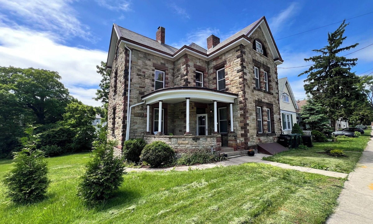 Westwood House | Giant stone house walkable to everything vibrant Westwood has to offer in Cincy