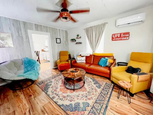 Reed Creek House | Giggling Creek Cottage - BedJet! King Sized! Gazebo, 45 Acres, Arcades, AND MORE!