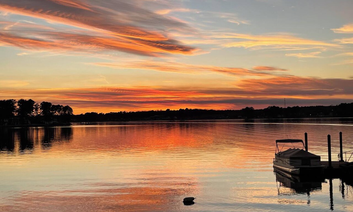 Gilbert House | Gilbert Get Away with private dock, boat ramp and gorgeous views