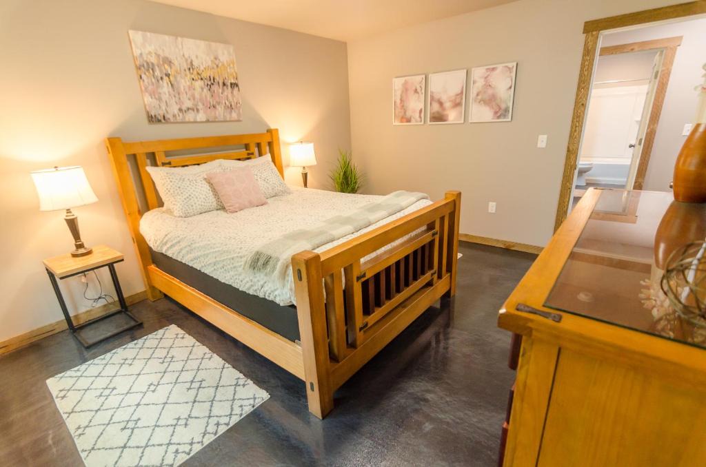 Gateway House | Glacier Suites #1
