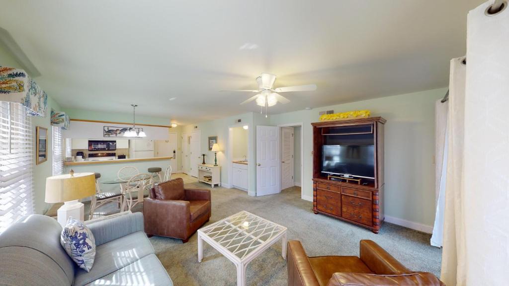 Pawleys Island House | Golf Course Serenity 1BR Suite Bliss