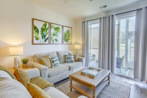 Carolina Forest House | Golf Course View & Pool Access: River Oaks Condo