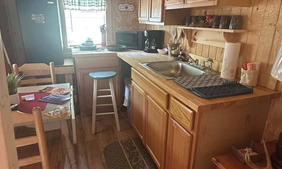Isaban Cabin | Gorgeous 3-bedroom cabin with AC in peaceful Isaban