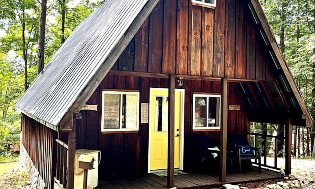 Wellington Cabin | Gorgeous Secluded Cabin with Hiking Trails Near in Frenchburg, Kentucky
