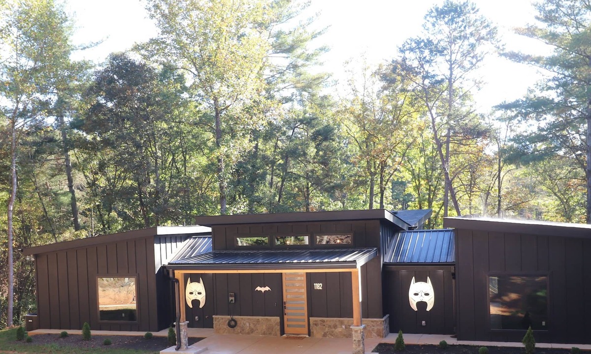 Roaring River Cabin | Gotham City Cabins! Secluded “Custom Modern Cabin” overlooking Private Pond.