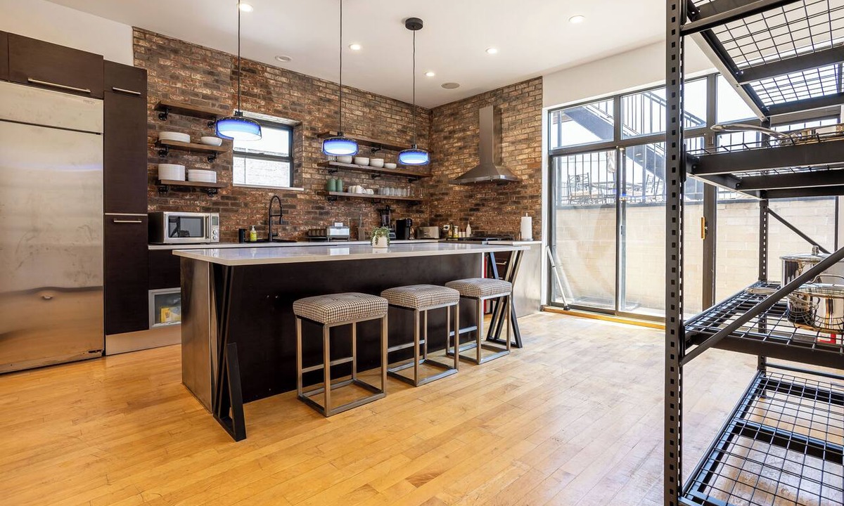 Heart of Chicago House | Grand 5,500 sq ft Pilsen home, 5BR, sleeps 11, near downtown