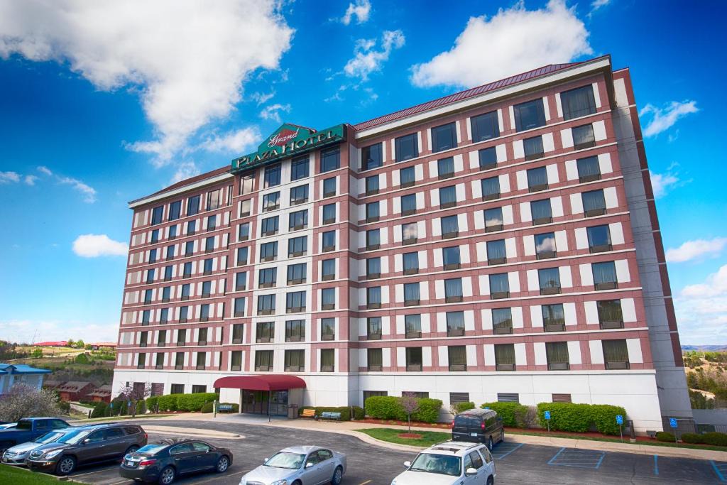 Branson Theater District Hotel | Grand Plaza Hotel Branson