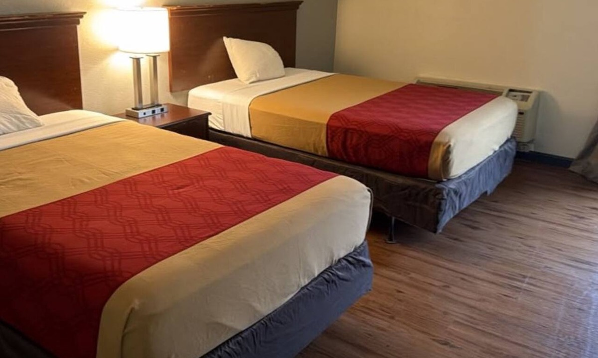 Wickliffe Hotel | GreenRidge Hotel