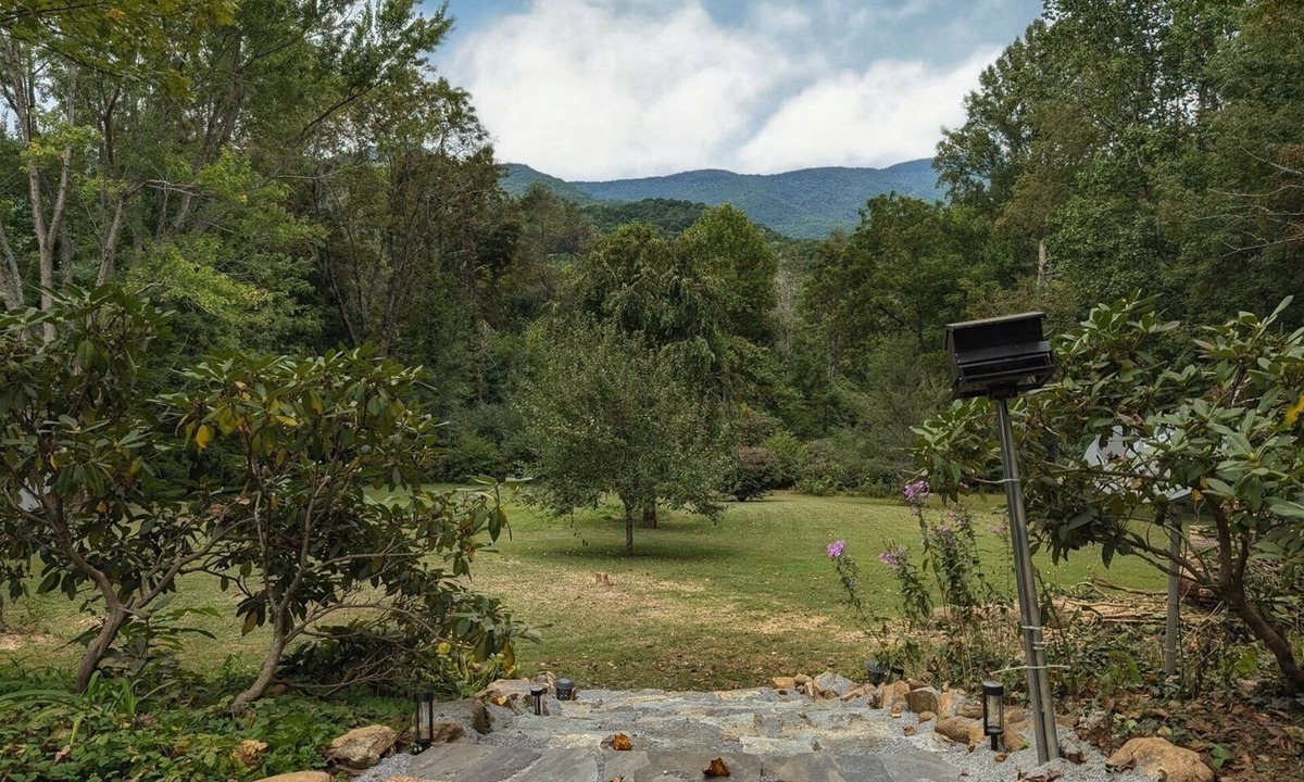 Waynesville House | Greystone in the Glen-Charming Historic Cottage with Great Balsam Mountain