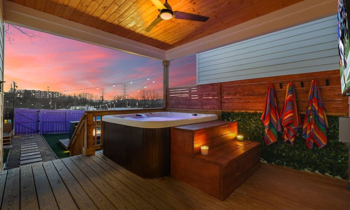 South Nashville House | Group Stay | 1mi-Downtown | Hot Tub | Outdoor TV