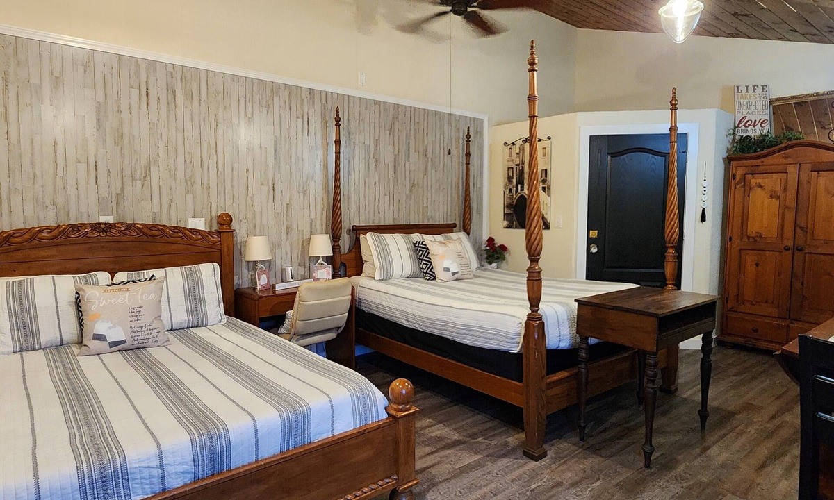 Saint Andrews Apartment | Guest Suite in Cowan with private entrance: 10 min to University of the South