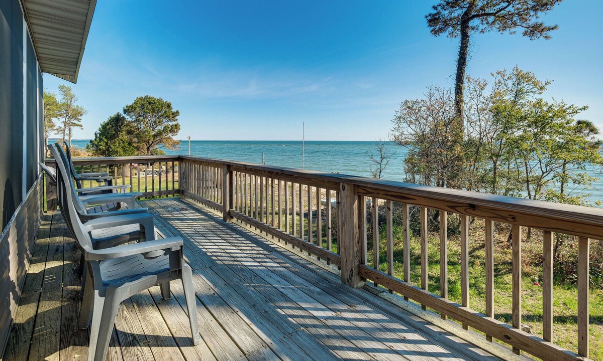 Gwynn House | Gwynn's Island Gem | Private Beach & Bay Views