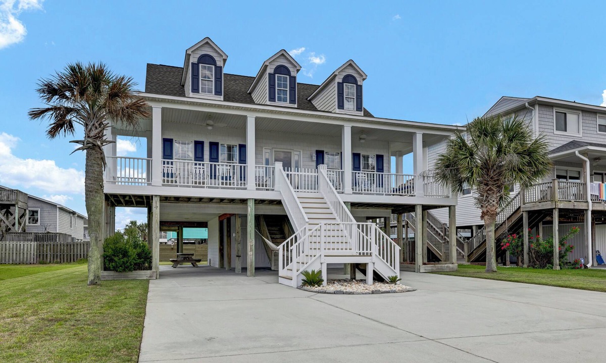 North Carolina Coast House | Hammock Dreams - Newly renovated, Close to beach, Boardwalk, restaurants, shops