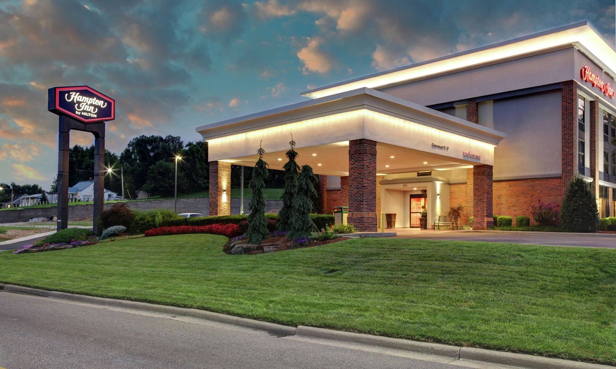 Jasper Hotel | Hampton Inn Jasper