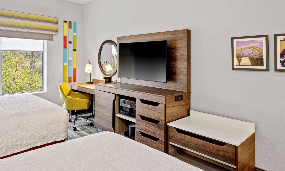 Dent Hotel | Hampton Inn & Suites Cincinnati West