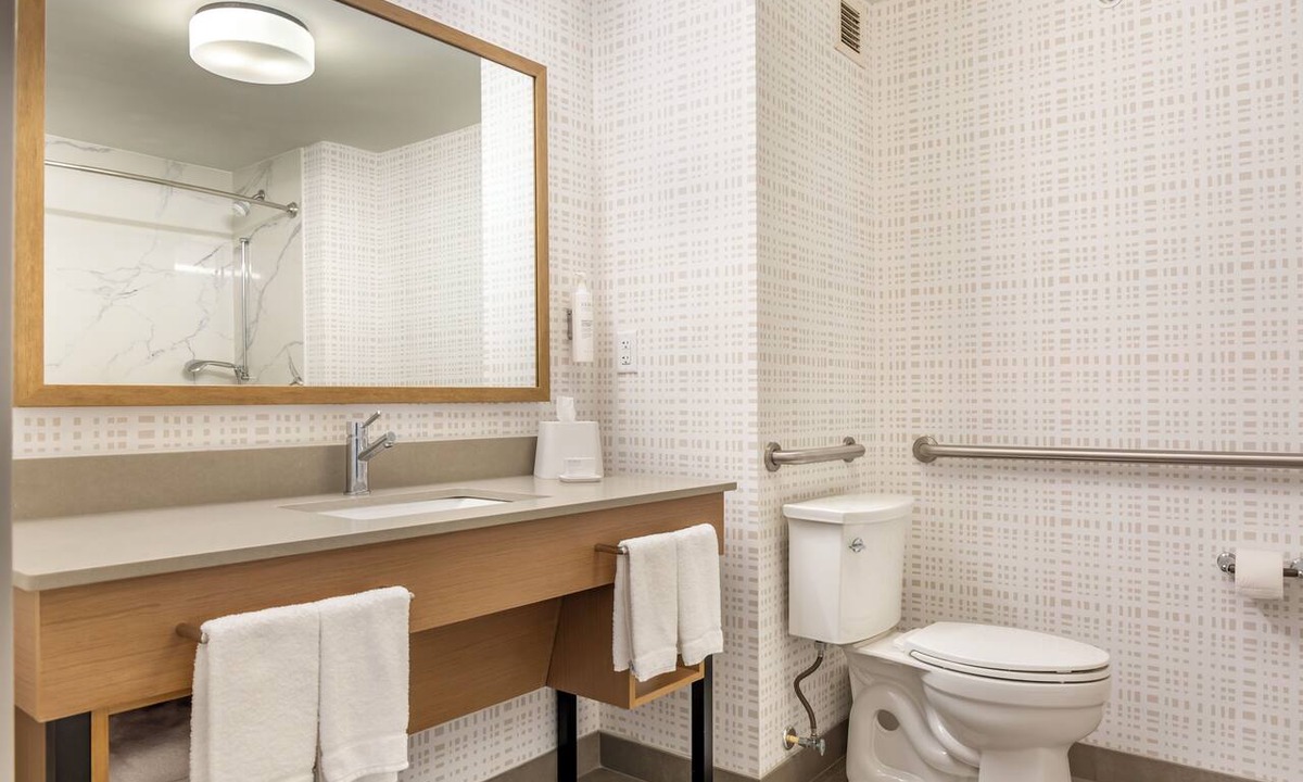 Corryville Hotel | Hampton Inn & Suites Cincinnati/Uptown-University Area