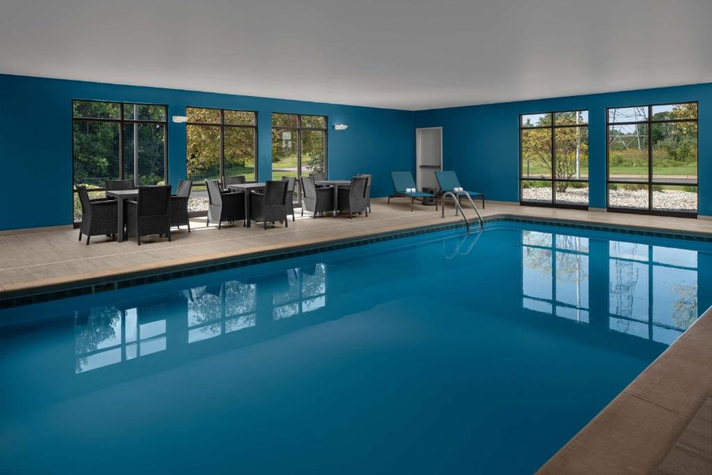 Grand Rapids Hotel | Hampton Inn & Suites Grand Rapids-Airport 28th St