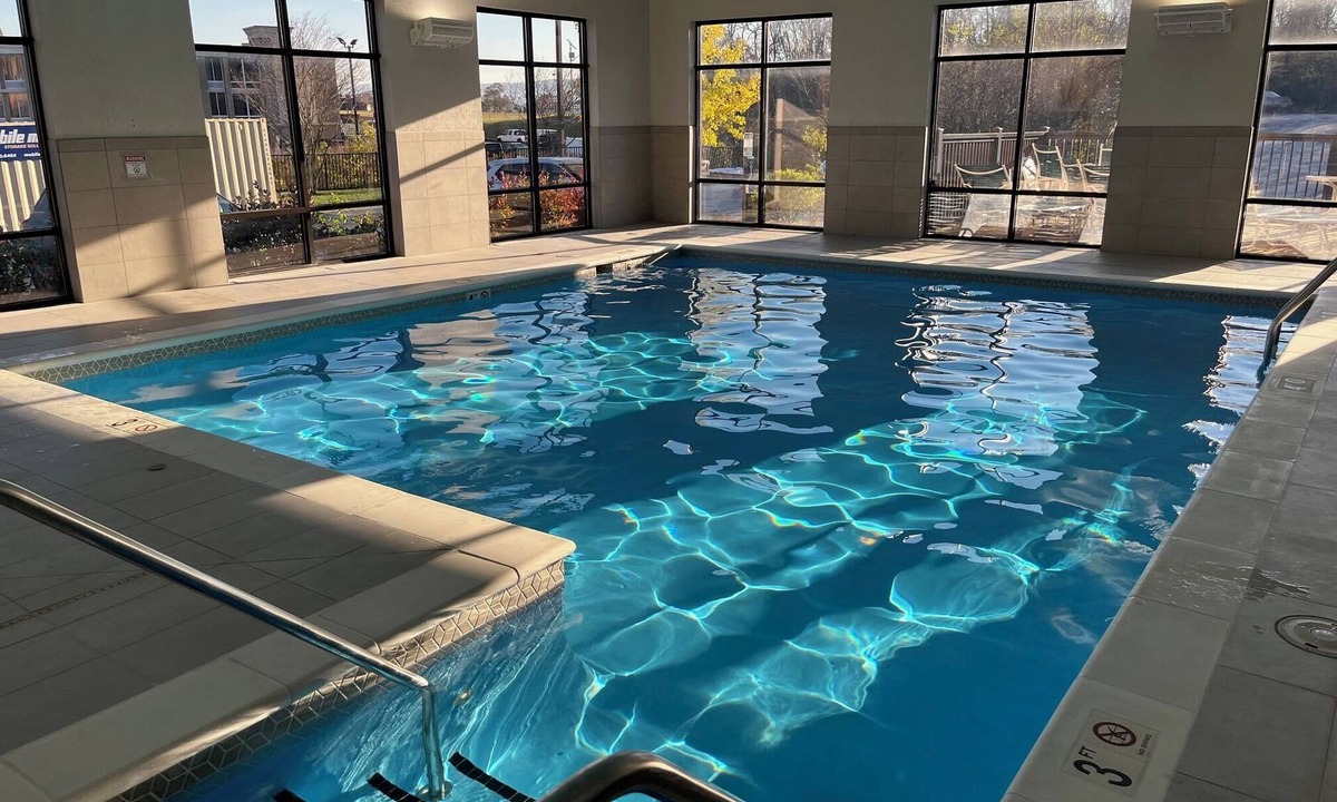 Woodstock Hotel | Hampton Inn & Suites Woodstock, VA