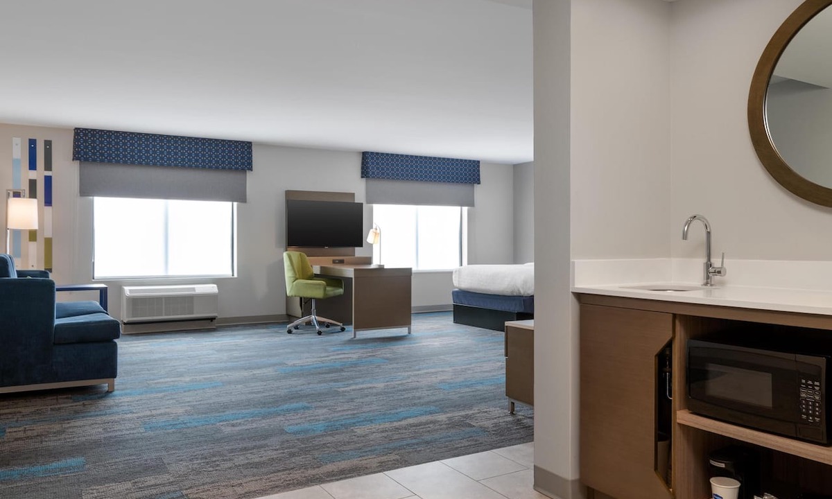 Ypsilanti Hotel | Hampton Inn & Suites Ypsilanti