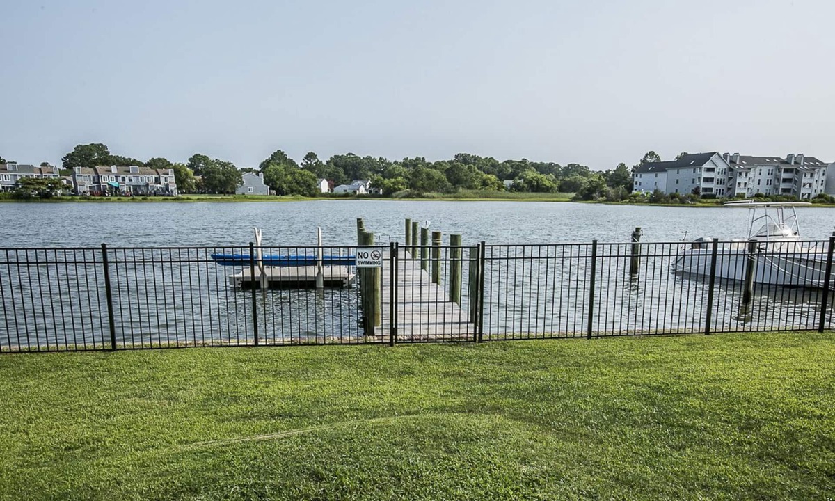 Downtown House | Hampton River Retreat Deluxe Spacious Waterfront Home Near Downtown