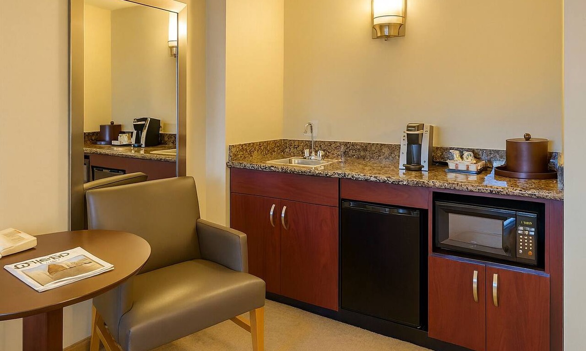 O'Hare Hotel | Hassle-free Stay w/Complimentary Airport Shuttle, Pets are Welcome!
