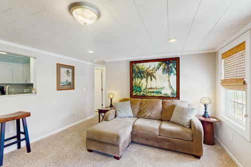 Harkers Island House | HI01 The Sleepy Sailor