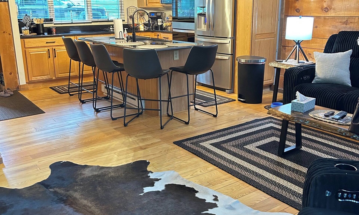 Hidden Valley House | Hidden Valley Rustic Retreat with Hot Tub and Pet-Friendly