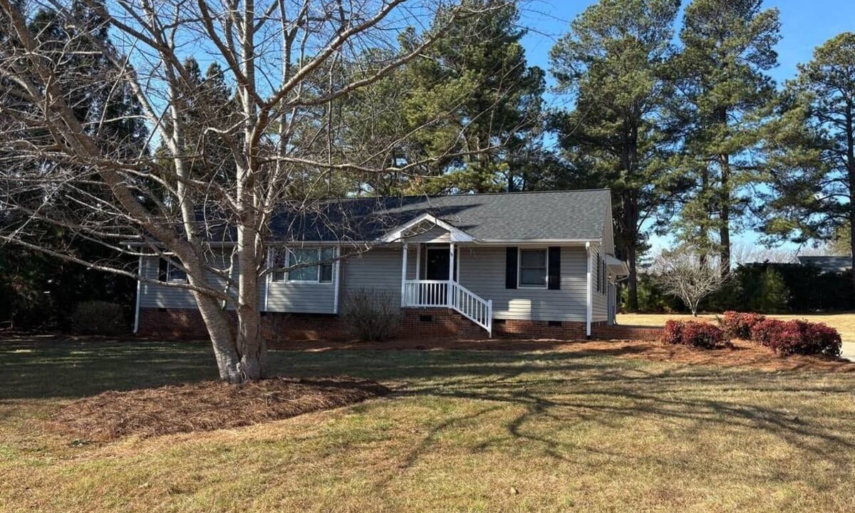 Mebane House | Hideaway by Tanger