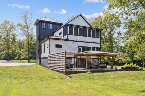 Sunset View House | High Note Hideaway- Modern 4BR Oasis Near Opryland