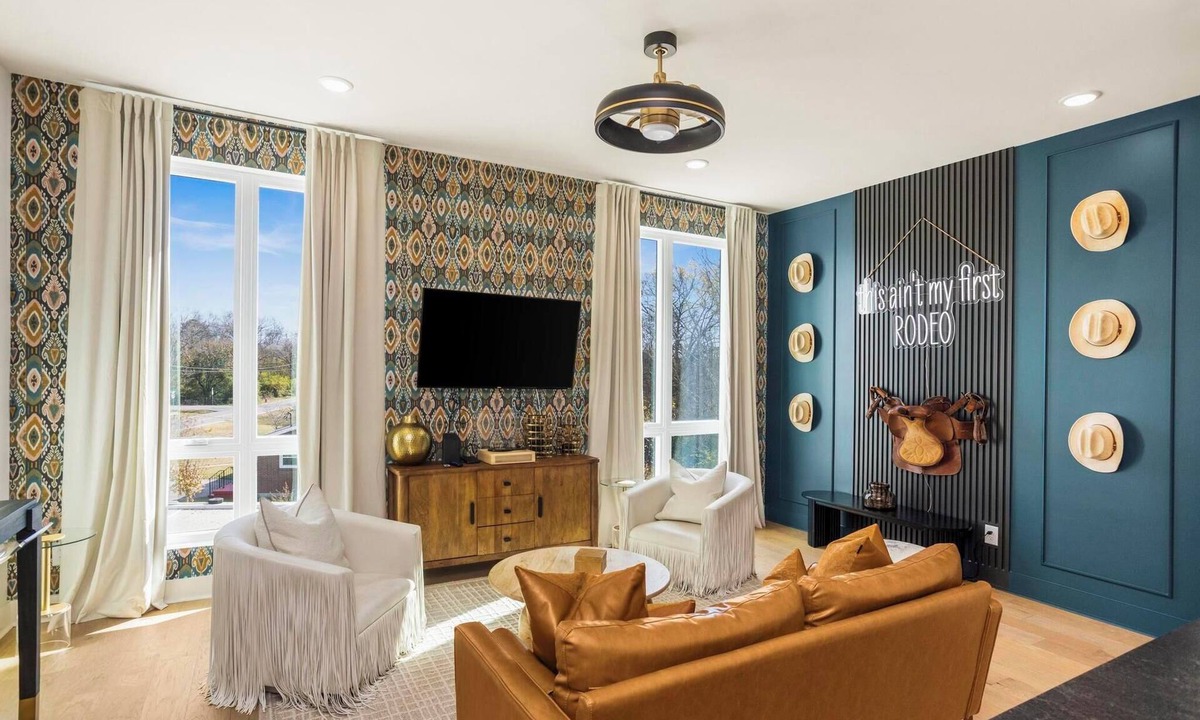 Nashville House | High-Style Nash Escape Chic Décor Close to Town