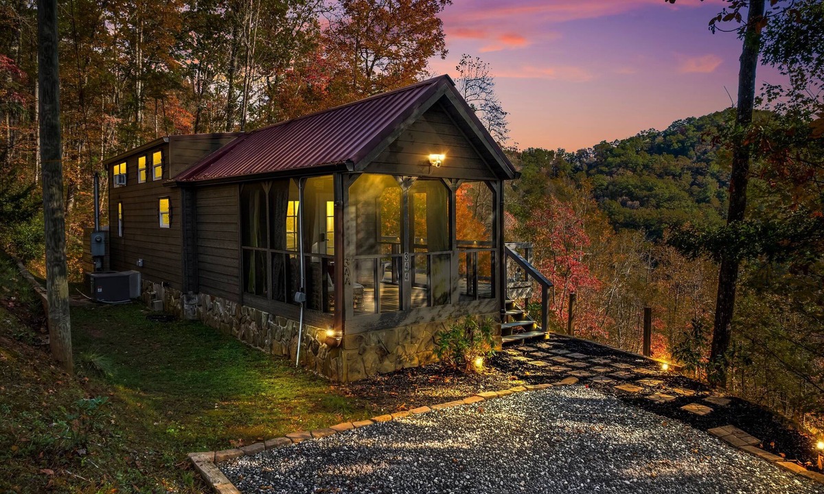 Sylva Cabin | Higher Ground-Eco Luxe Tiny Cabin/Stunning Views