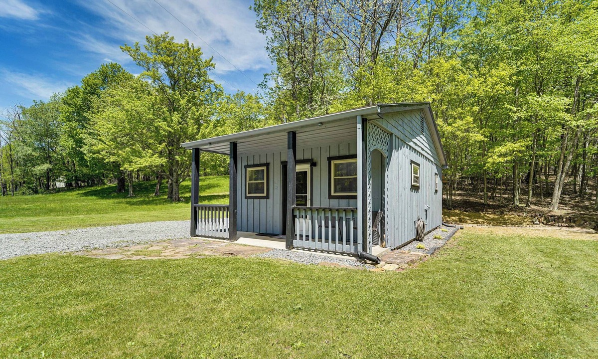 Monterey Cabin | Hike to Fire Tower! Monterey Cabin on 4 Acres