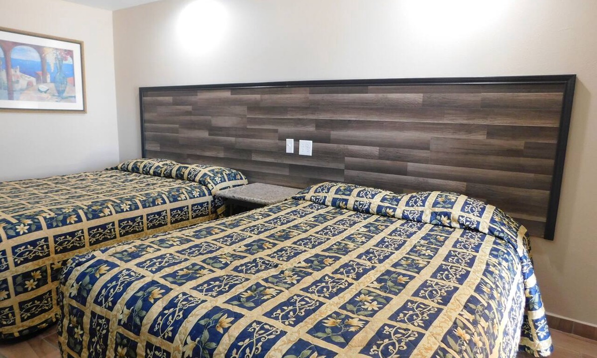 Eagle Pass Hotel | Hillcrest Motel