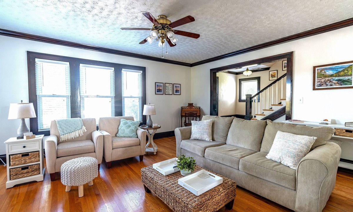 Summerlee House | Historic home. New River Gorge + Firepit +Gameroom, sleeps 10