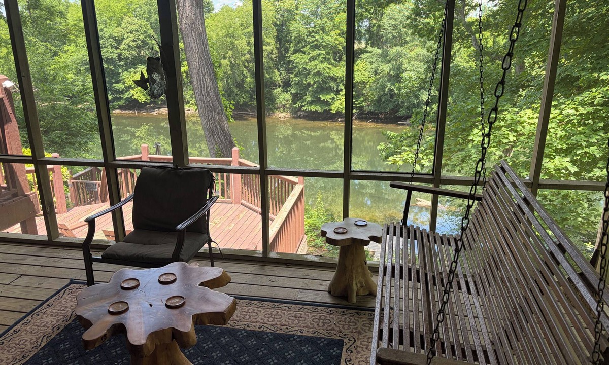 Benton House | Hiwassee River House: Lake Access!