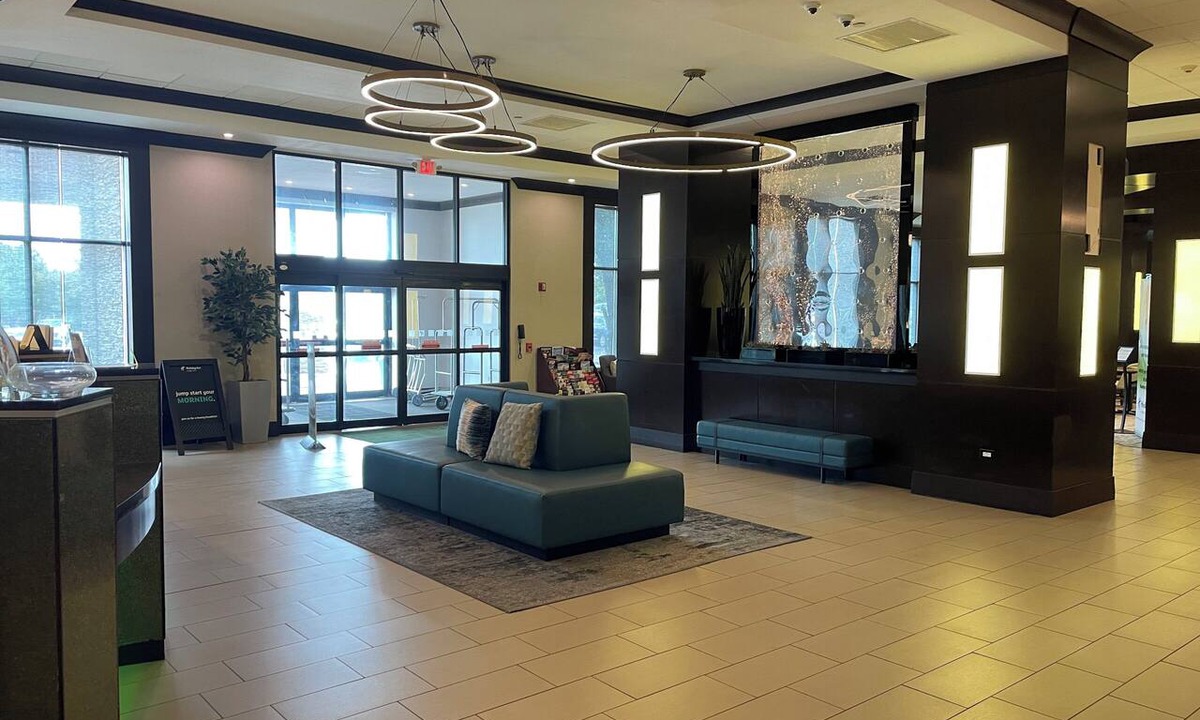 Elgin Hotel | Holiday Inn Chicago Northwest-Elgin by IHG