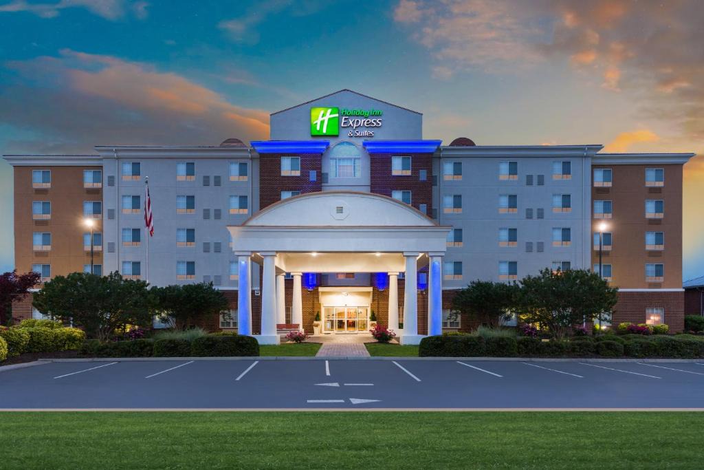 Petersburg Hotel | Holiday Inn Express and Suites - Petersburg - Fort Lee by IHG