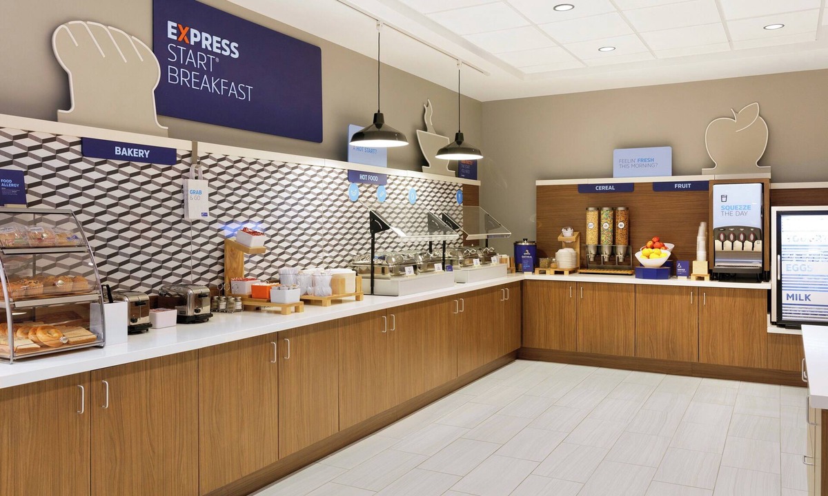 Downtown Knoxville Hotel | Holiday Inn Express Knoxville Downtown by IHG
