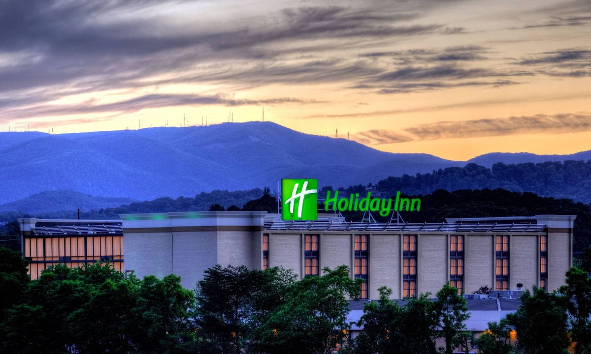 Cave Spring Hotel | Holiday Inn Roanoke-Tanglewood-Rt 419&i581, an IHG Hotel