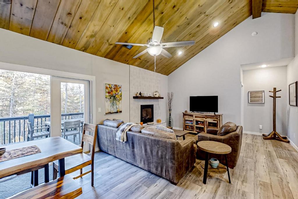Tarheel House | Holly Hill