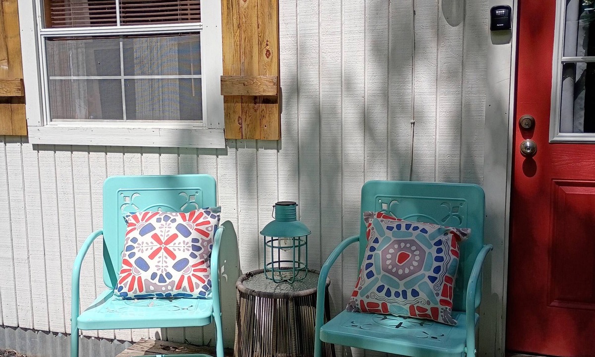 Stanton Cabin | Homespun Hideaway a fun and folksy tiny house for your escape to the mountains