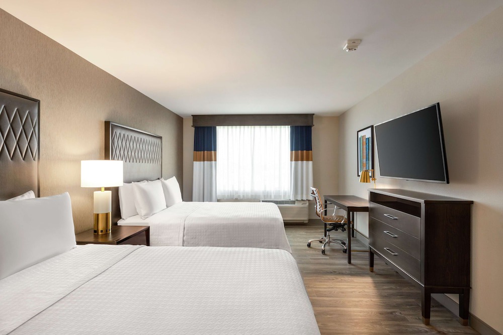 Downtown Indianapolis Hotel | Homewood Suites - Indianapolis Canal Iupui, IN