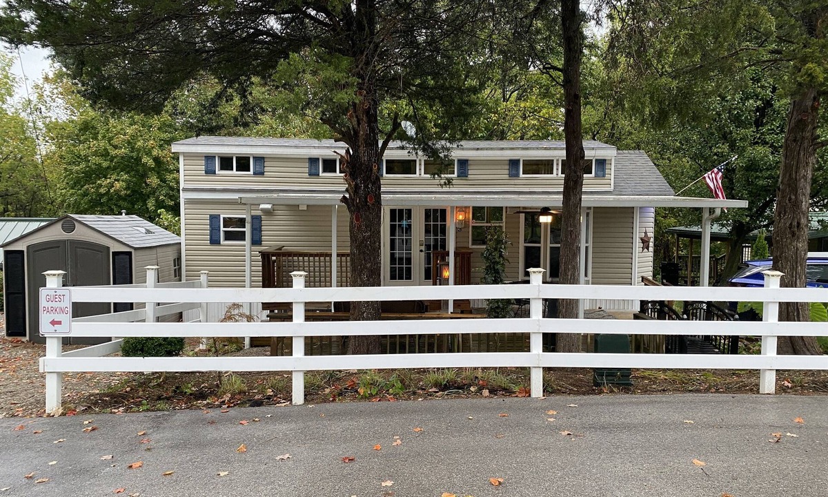 Bloomington Villa | Homey Villa with Loft in Bloomington