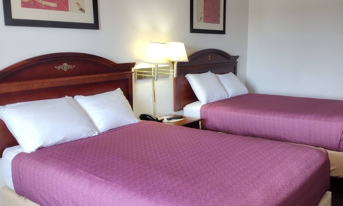 Portland Hotel | Hoosier Inn