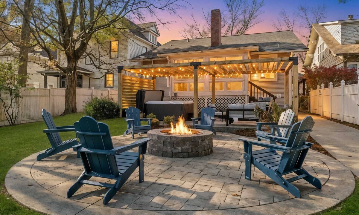 Shelbyville House | Hot Tub | Firepit | Putting Green | 5 Bedrooms