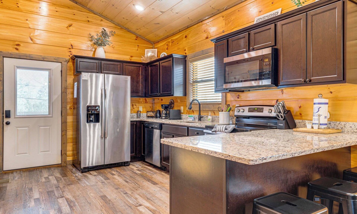Sevierville Cottage | Hot Tub, Games & Pool: Sevierville Family Retreat