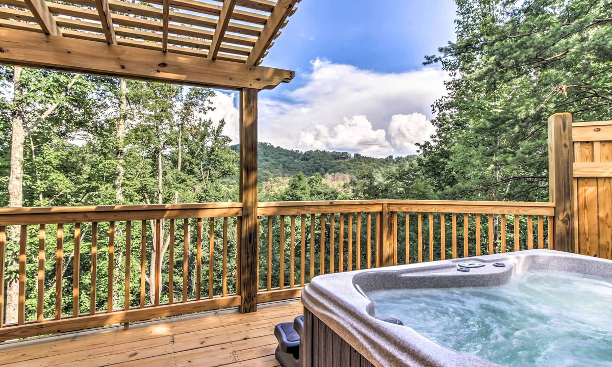 Sevierville Cabin | Hot Tub & Loft: Mountain-View Sevierville Cabin